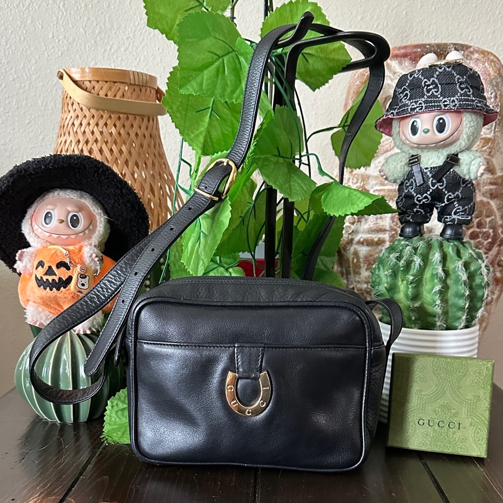 Gucci Jackie vintage Black Leather Shoulder Bag with Gold Detail